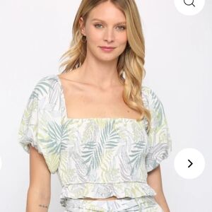 New! Fate Crop top sz SM square neckline ruffle bottom